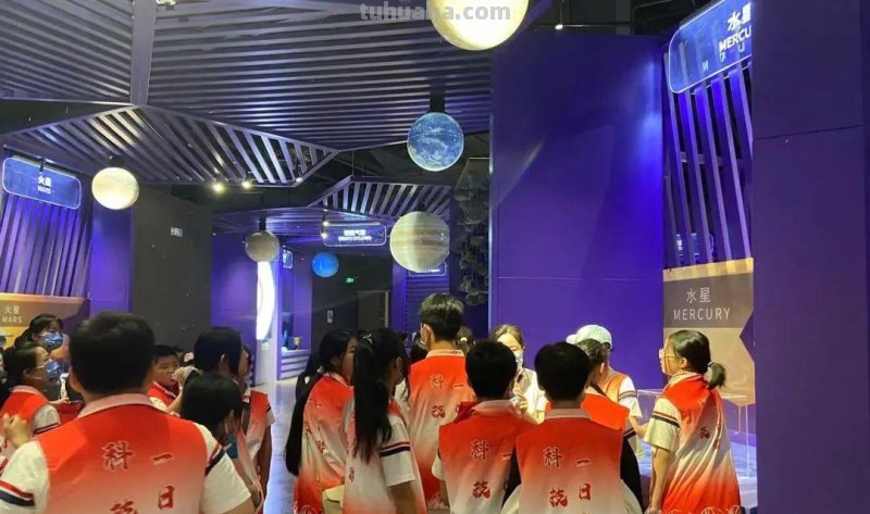 六一探秘科技馆，童心放飞科技梦