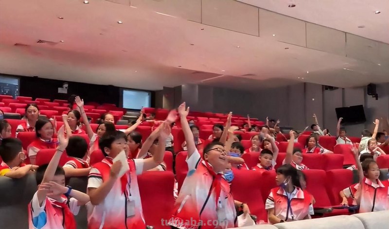 六一探秘科技馆，童心放飞科技梦