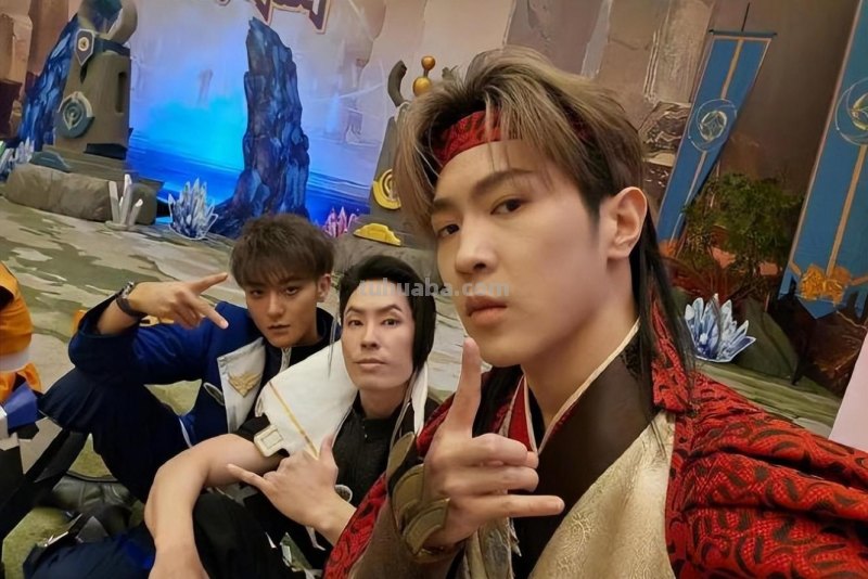 21位明星COS王者，娜扎太像，赵丽颖是本人？你全都能认出来吗？