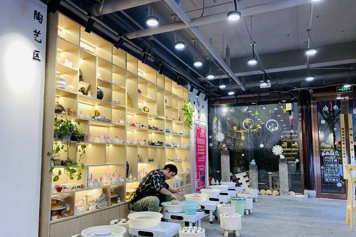 芝麻探店｜寒假“熊孩子”无处安放？这几家DIY小店有得玩儿