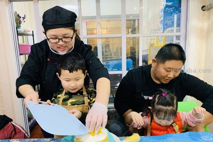 芝麻探店｜寒假“熊孩子”无处安放？这几家DIY小店有得玩儿