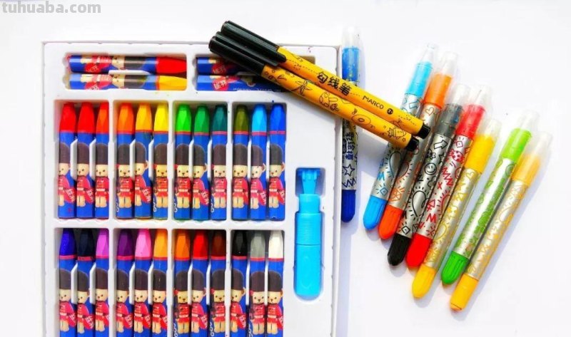 彩色水笔画：世界最大的恐龙之一，合川马门溪龙