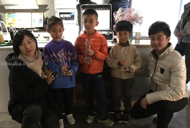 麦麦家第一届“润索杯”儿童公益画展西安举办