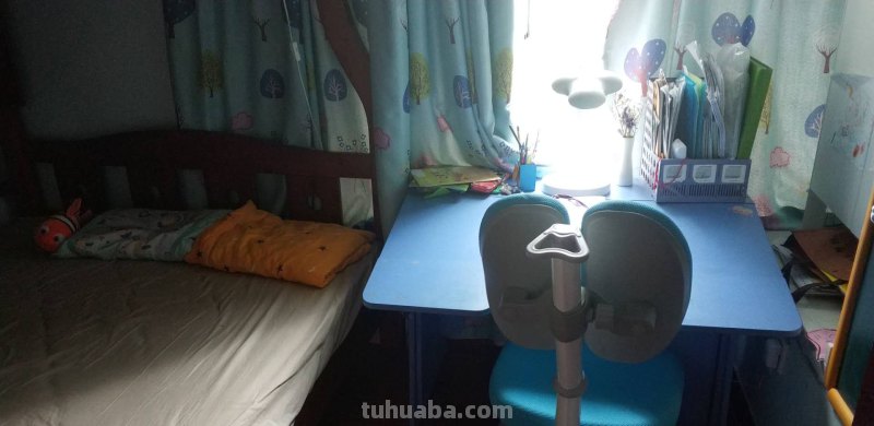 孩子非要和父母睡,怎么能够才让他分开睡呢?