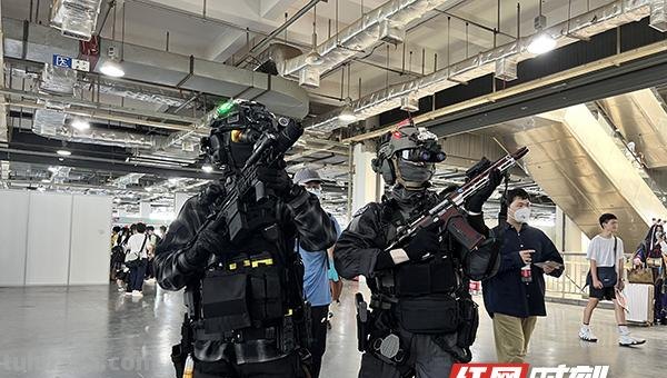 “二次元”引爆夏日狂欢 长沙雨花区第二届动漫展带你嗨翻天