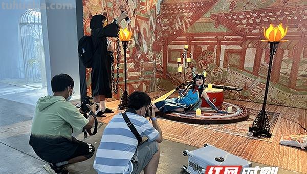 “二次元”引爆夏日狂欢 长沙雨花区第二届动漫展带你嗨翻天