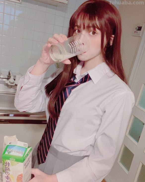 日本女Coser神还原：wiru一人分饰两角：黄昏&amp;约儿