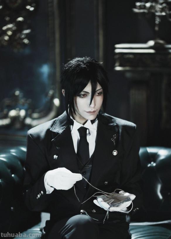 日本女Coser神还原：wiru一人分饰两角：黄昏&amp;约儿