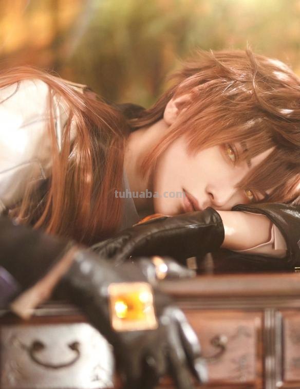 日本女Coser神还原：wiru一人分饰两角：黄昏&amp;约儿