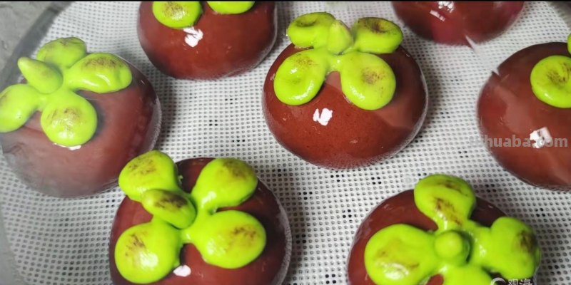 她做的“水果馒头”剥皮有果瓣！青岛90后宝妈制作“水果馒头”视频网上走红