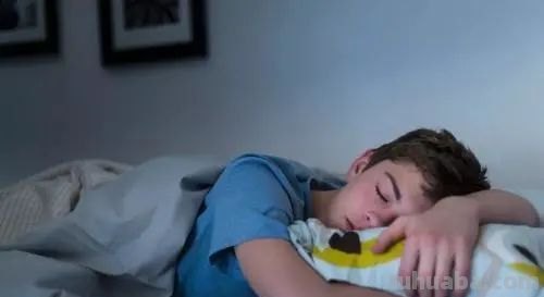 作为家长,该怎么帮助孩子预防近视眼呢?