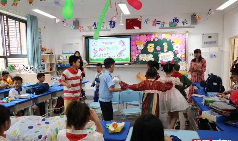 组图丨师生化身经典人物，上演一场cosplay“狂欢”