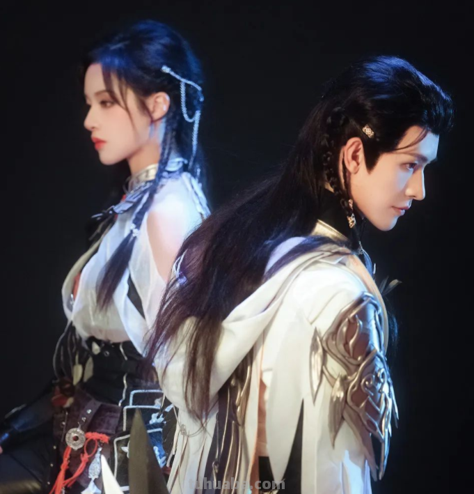 什么是天花板级COS？黑皮、白发、翻白眼，却让百万网友魂牵梦绕