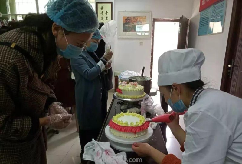 青年之家｜金阳县Happy周末青年汇—蛋糕烘焙DIY