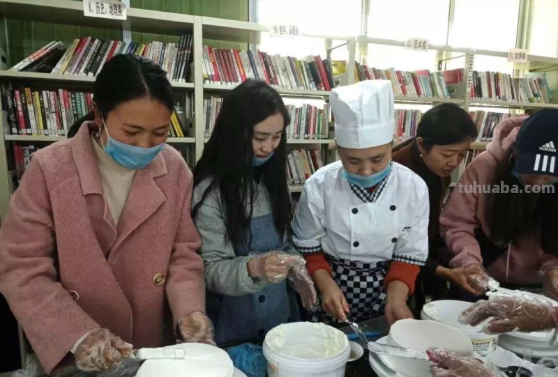 青年之家｜金阳县Happy周末青年汇—蛋糕烘焙DIY