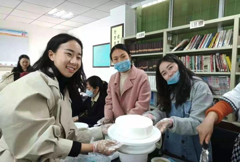 青年之家｜金阳县Happy周末青年汇—蛋糕烘焙DIY