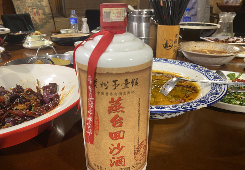聚会时不管过得怎么样，这3件事别轻易说，免得出丑