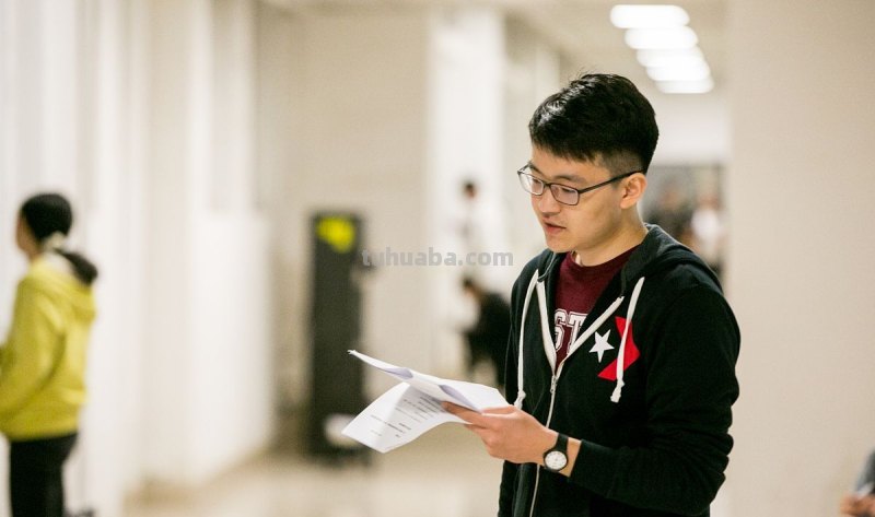 孩子爱把家里弄乱,父母要如何教育?