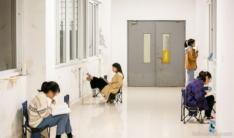 孩子爱把家里弄乱,父母要如何教育?