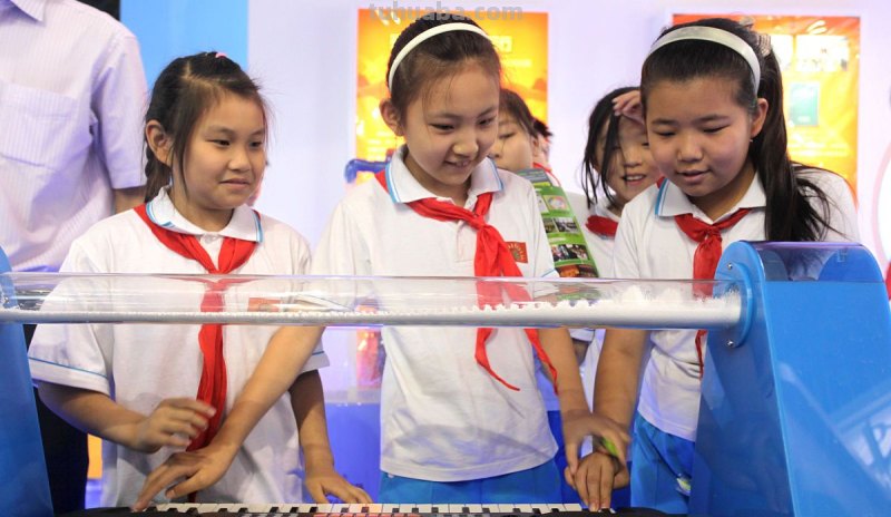 孩子爱把家里弄乱,父母要如何教育?