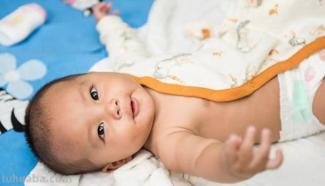 宝宝半夜睡觉惊醒啼哭的原因有哪些,该如何应对呢?