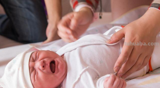 哪几个原因会造成新生儿睡觉总哼哼唧唧?