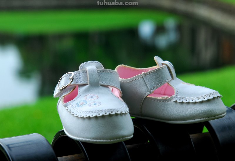 宝宝晚上睡觉的时候,老是哼哼唧唧的,这是为什么?