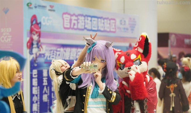 光谷动漫嘉年华假日盛装举行