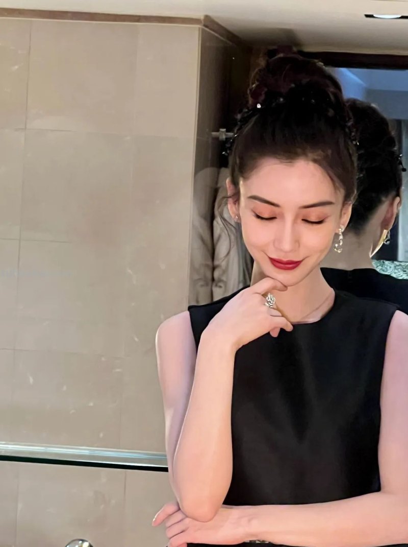 Angelababy那些出神入化的Cos，你粉过几个？