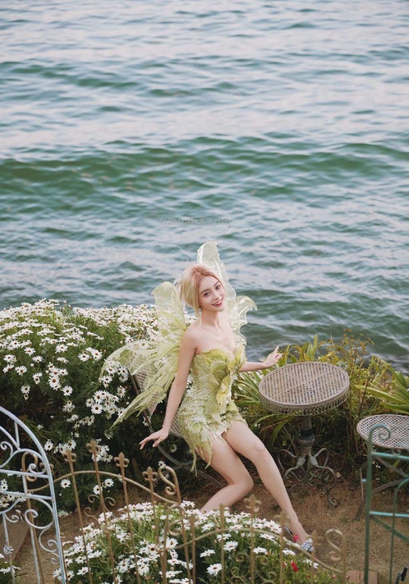 Angelababy那些出神入化的Cos，你粉过几个？