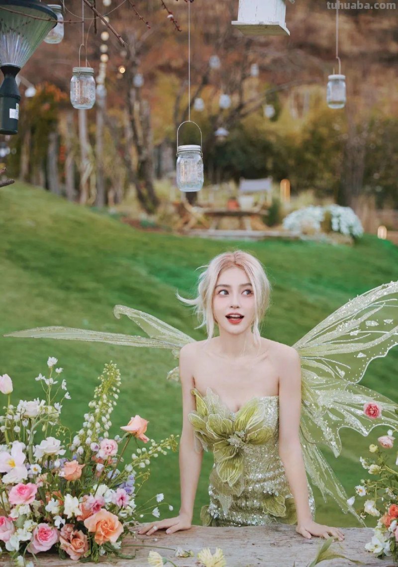 Angelababy那些出神入化的Cos，你粉过几个？