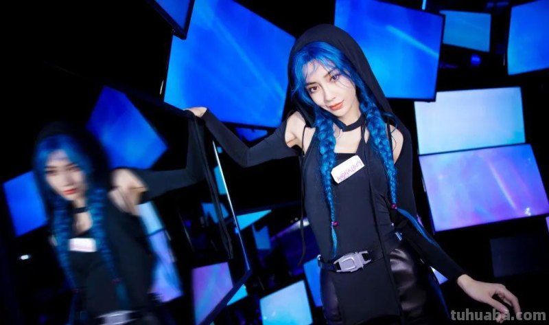 Angelababy那些出神入化的Cos，你粉过几个？