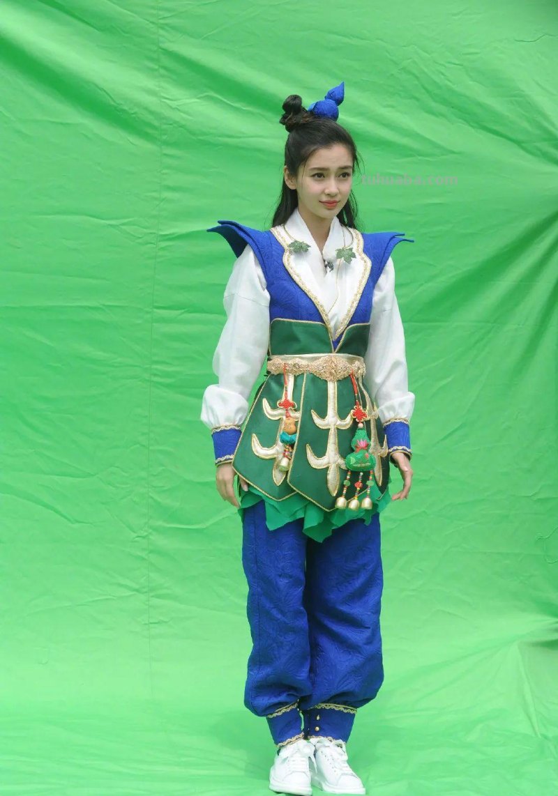 Angelababy那些出神入化的Cos，你粉过几个？