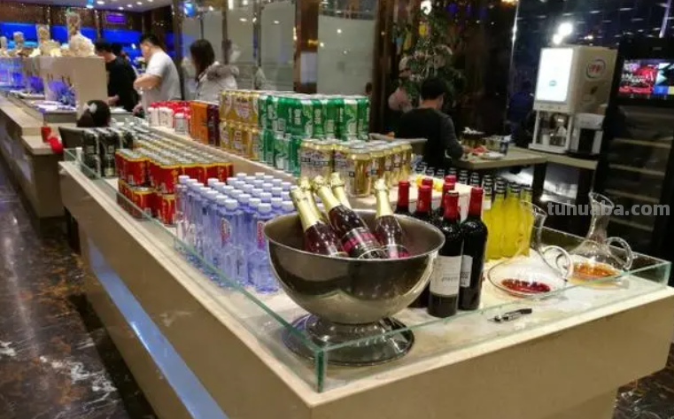为什么去饭店吃饭喜欢自带酒水？不是贪便宜，无非就是这1点原因