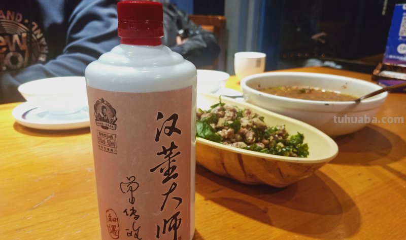 江苏大爷30年日饮2两白酒，冬夏不辍，总结4个诀窍，受益匪浅