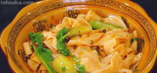 别再买现成的面条了!教你做3款好吃的手工擀面，简单又美味