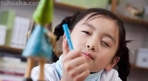 孩子一听作业就愁眉苦脸,怎样才能让孩子轻松愉快的完成作业?