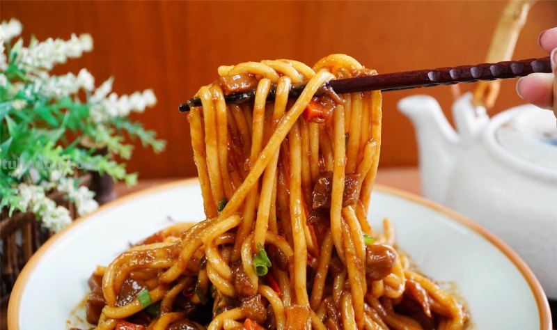 一口气吃精光的家常面，茄子+肉末是真的香，爱吃面条的看过来