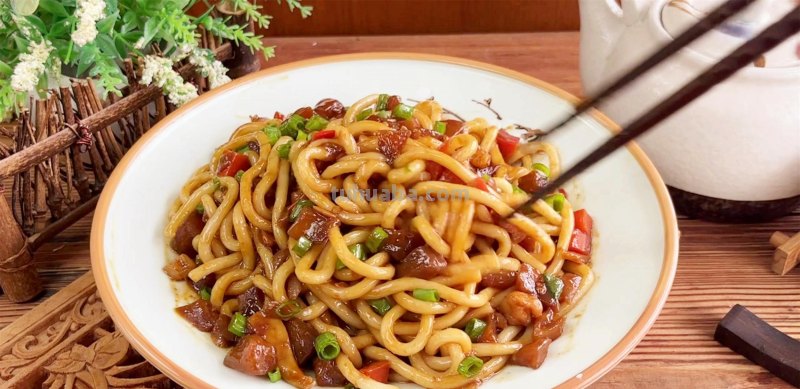 一口气吃精光的家常面，茄子+肉末是真的香，爱吃面条的看过来