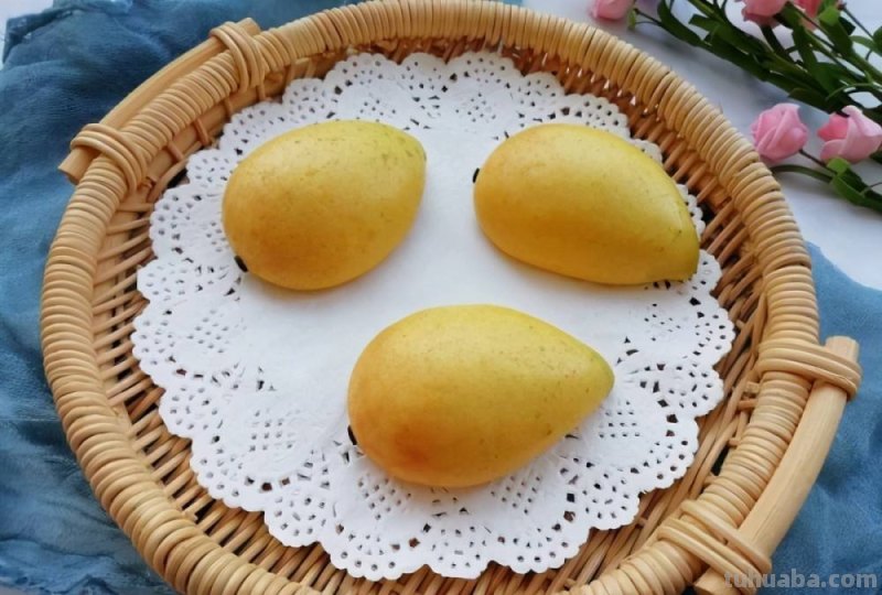 青岛农民美女制作3种“水果”面食，外形逼真还有果肉，无从下嘴