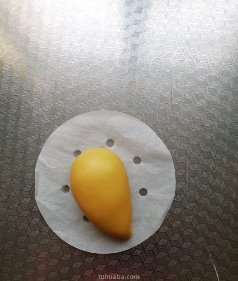 青岛农民美女制作3种“水果”面食，外形逼真还有果肉，无从下嘴