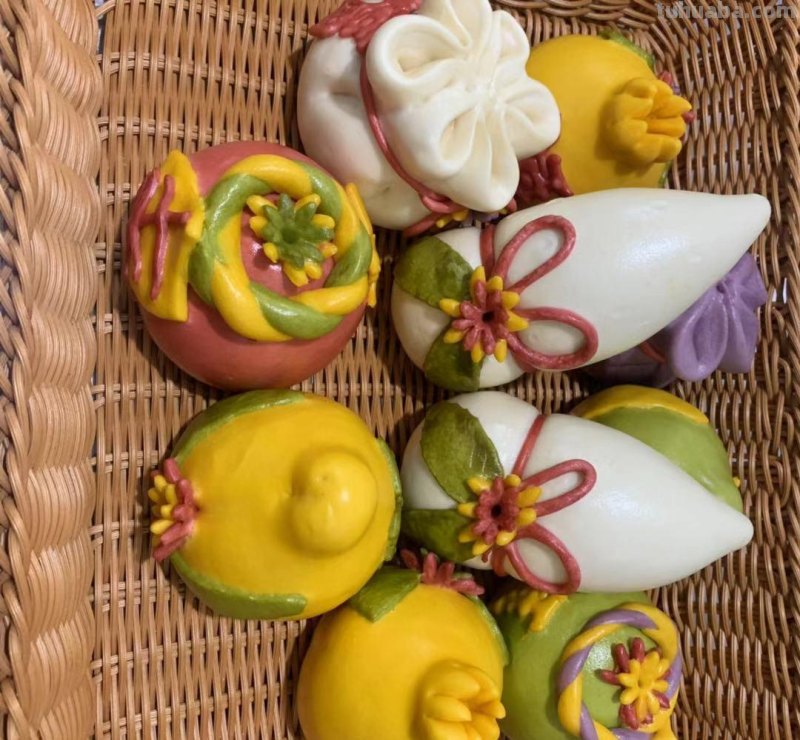 青岛农民美女制作3种“水果”面食，外形逼真还有果肉，无从下嘴