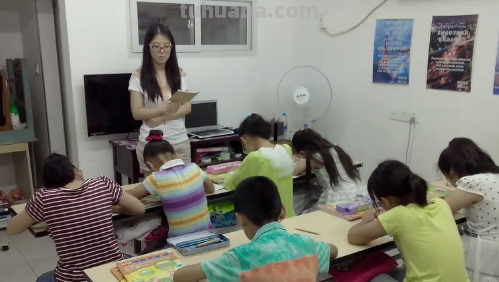 幼儿学英语时,家长不会,要如何进行教育呢?