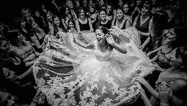 婚纱照你敢这样拍吗？30张国外获奖婚纱摄影作品欣赏