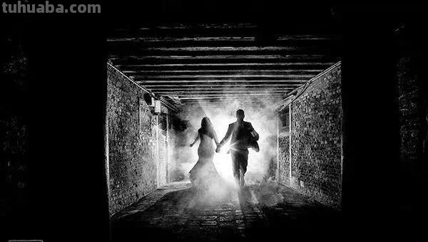 婚纱照你敢这样拍吗？30张国外获奖婚纱摄影作品欣赏