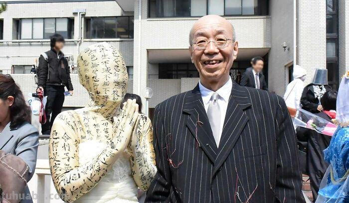 2022日本京都大学毕业典礼，上演cosplay，有人扮演中国宫女