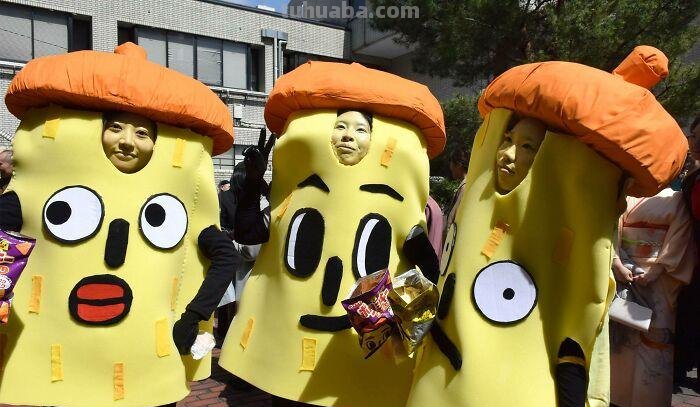 2022日本京都大学毕业典礼，上演cosplay，有人扮演中国宫女