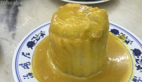 北京8位老人相聚天上人间，点了一桌子美食，结账时竟然被免单了