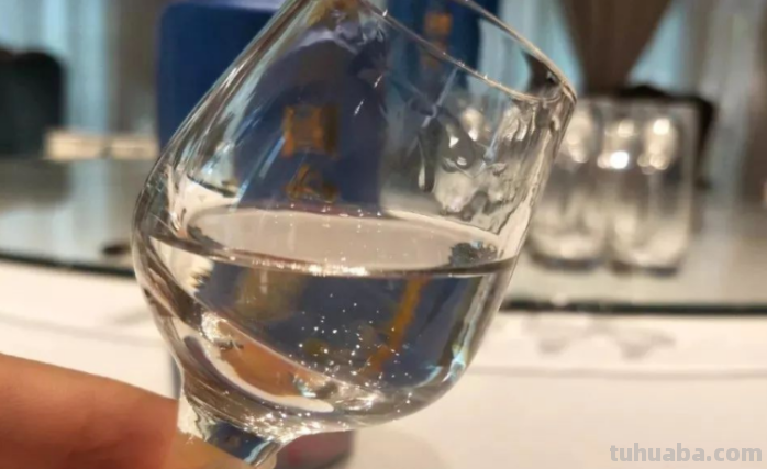 陕西名酒三粮液，曾被当成“五粮液”的山寨，现重出江湖，啥来头