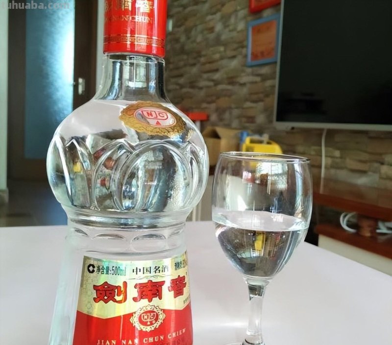 年底聚会用酒清单：这8款好酒，高品质有包装，待客有面还有里